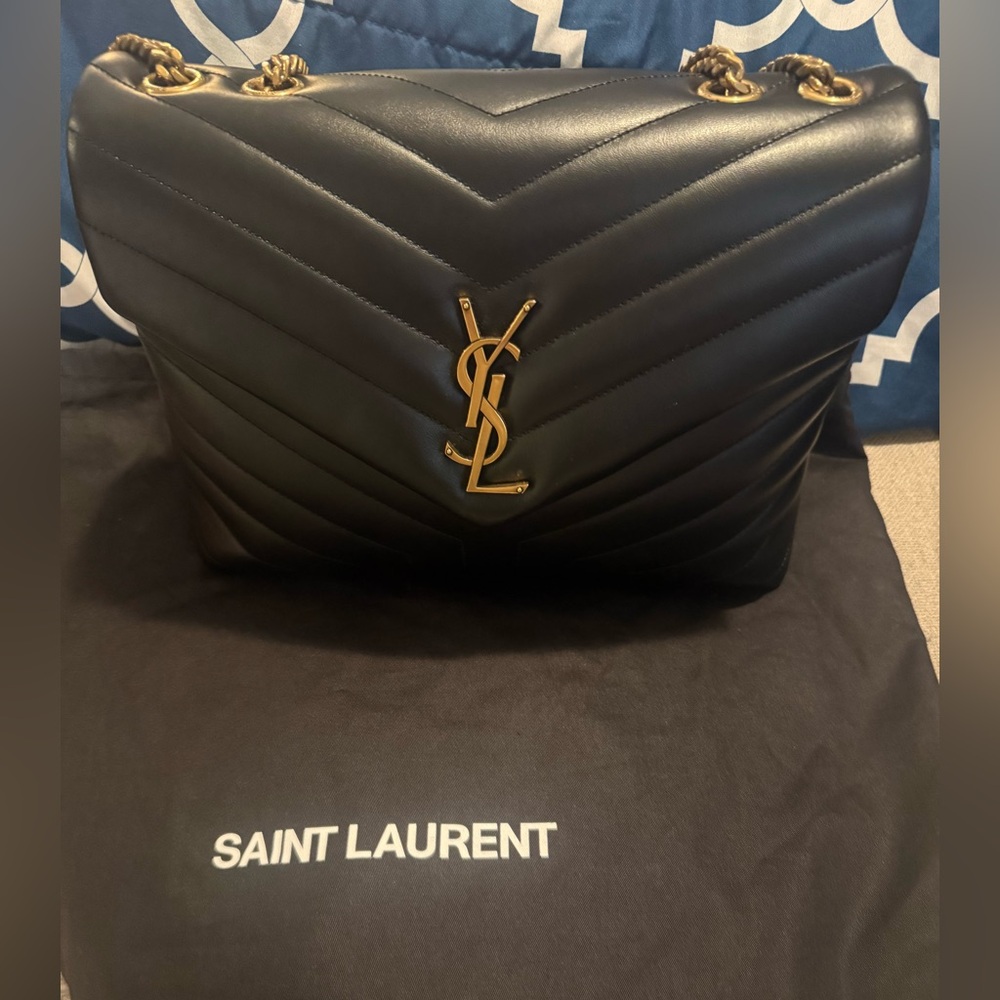 Saint Laurent Black and Gold Quilted Shoulder Bag - Picture 3 of 7